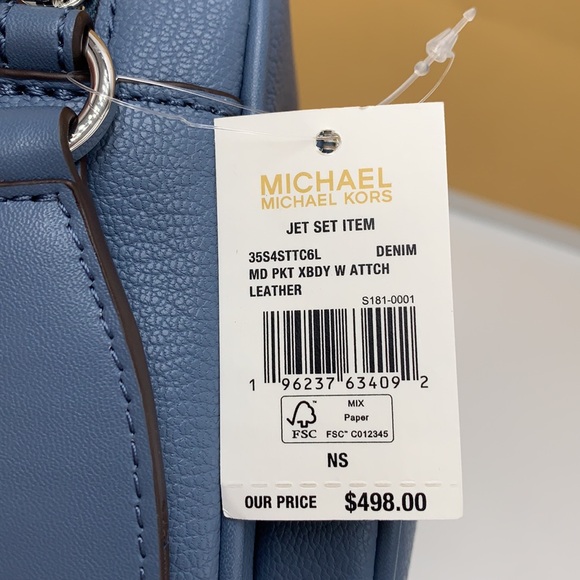 Michael Kors Jet Set Md Leather
Crossbody Bag with Case for Apple
AirPods Pro - Picture 16 of 16